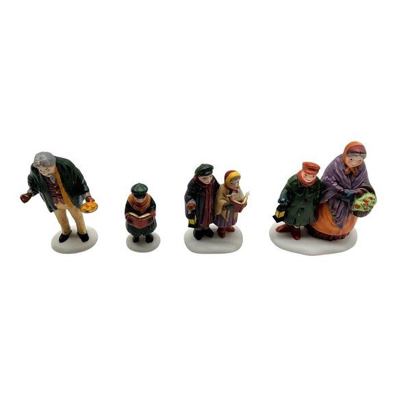Dept 56 Heritage Village #5570-0 Carolers On The Doorstep Set of 4 Figures - Picture 2 of 8